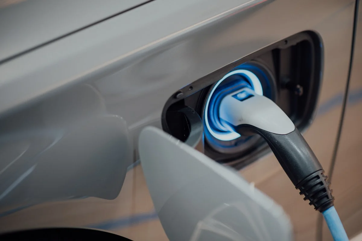 How to Charge Your Electric Vehicle for Free Using Solar Panels in Australia